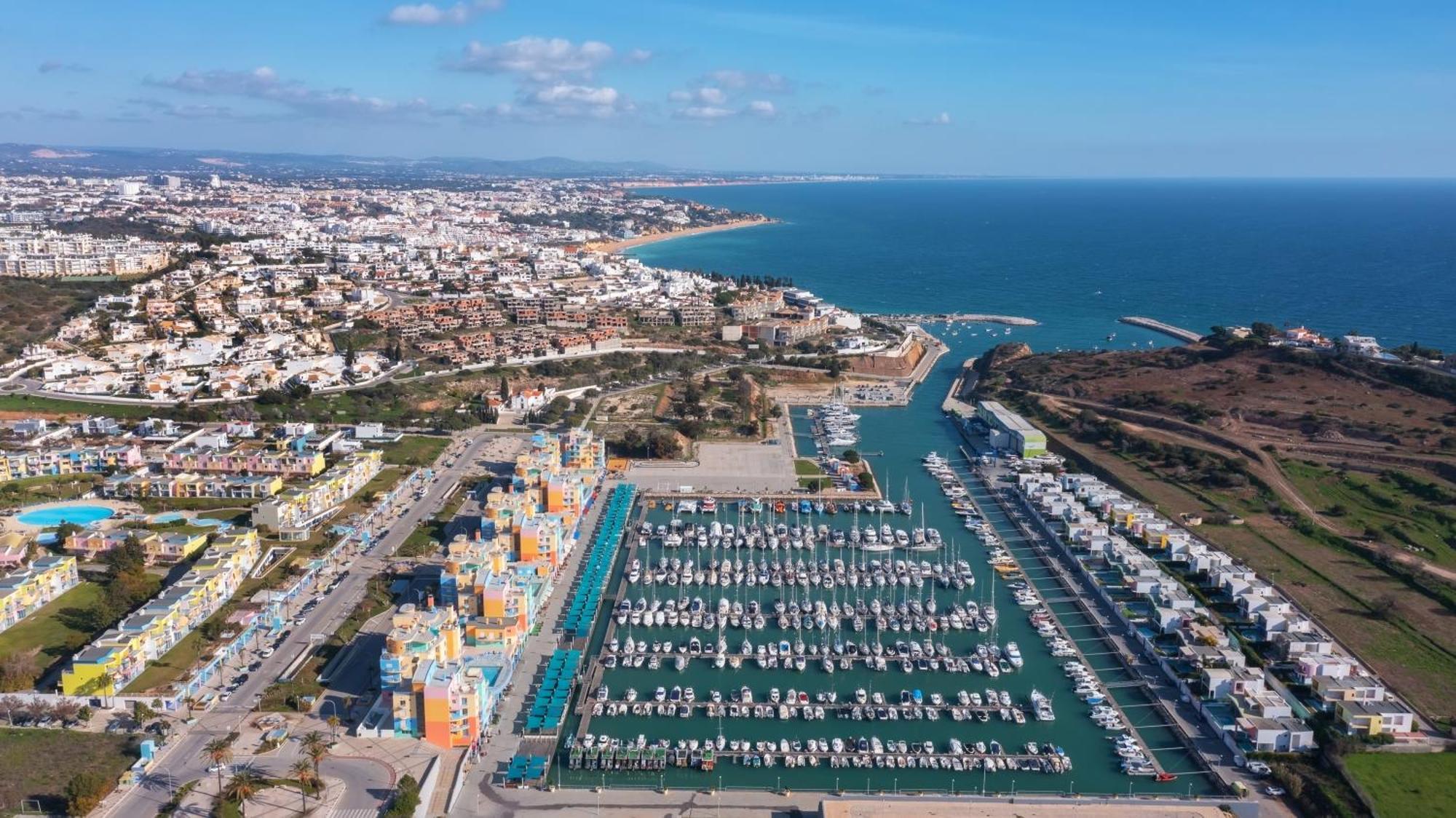 Bnb Homes Ocean View Apartment With Huge Sunny Terrace, 2 Swimming Pools & Tennis Court アルブフェイラ エクステリア 写真